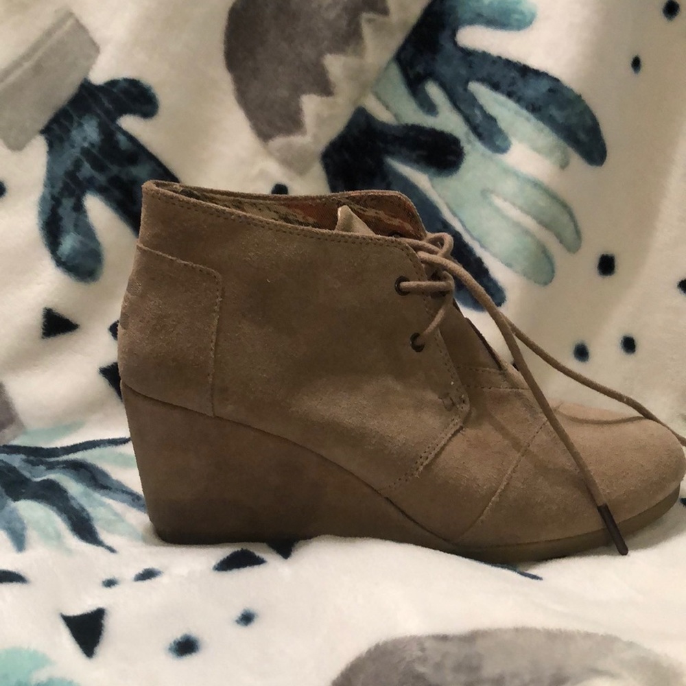 Toms Women’s Wedge Booties